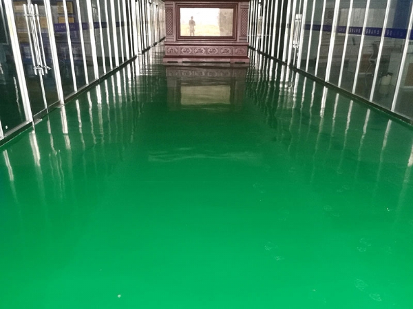 密封固化劑地坪和環(huán)氧地坪有什么不同？